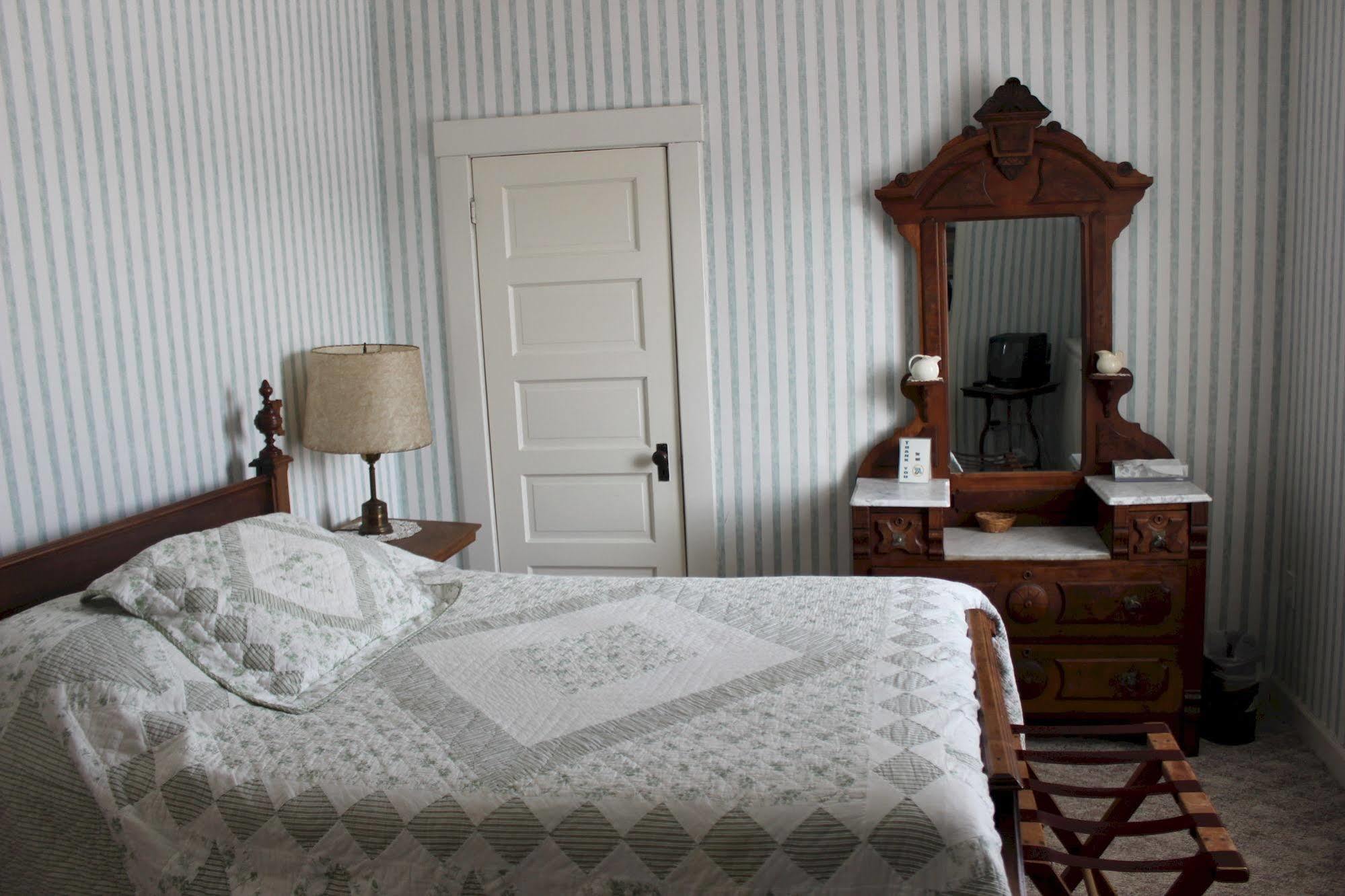 Casselman Inn Grantsville Εξωτερικό φωτογραφία