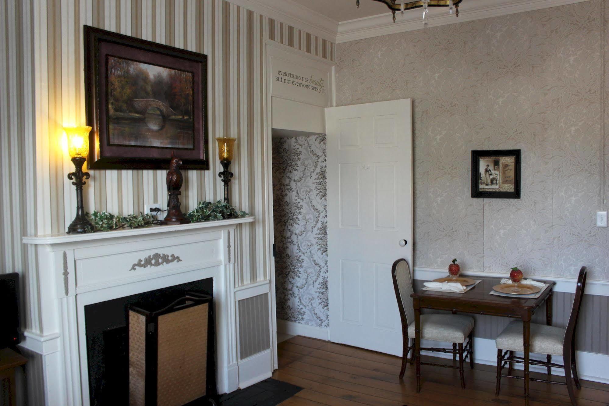 Casselman Inn Grantsville Εξωτερικό φωτογραφία