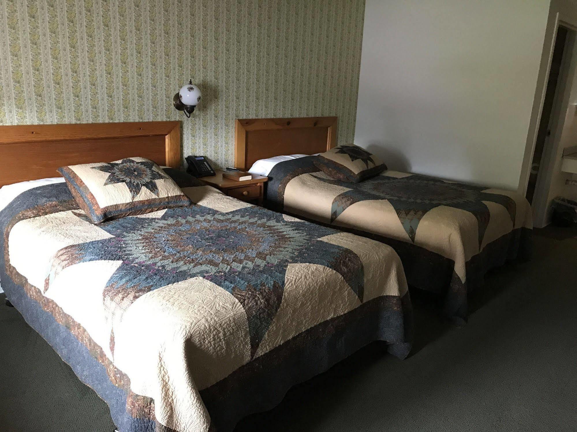 Casselman Inn Grantsville Εξωτερικό φωτογραφία